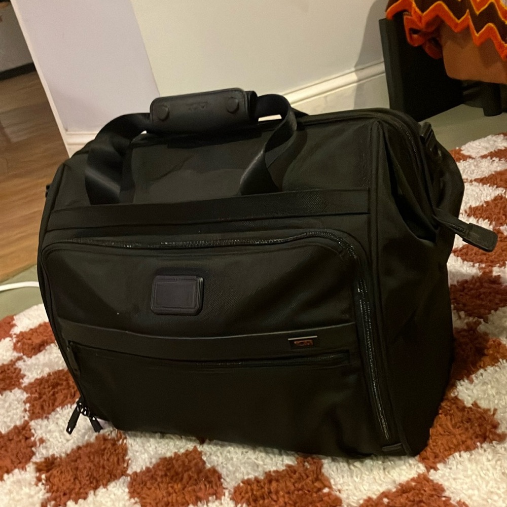 Tumi doctor bag with shoe compartment